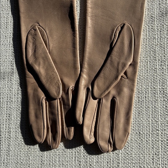 Saks Fifth Avenue Tan Leather Gloves size 7 - Picture 3 of 8
